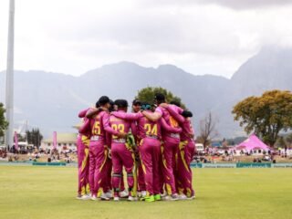 Faf leads from the front as Rocks climb to third place