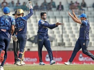 Dhaka Dynamites outclassed Khulna Titans