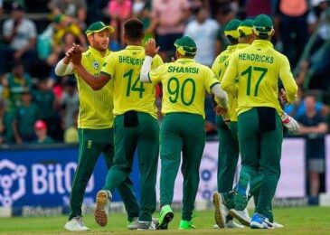 Miller and Babar light up the Stadium before South Africa clinch series