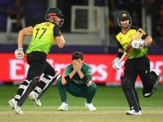 Australia in the final after Wade's heroics