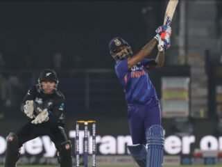 India hold their nerves to win the game against New Zealand