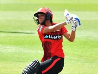 Harmanpreet Kaur signed with Melbourne Renegades
