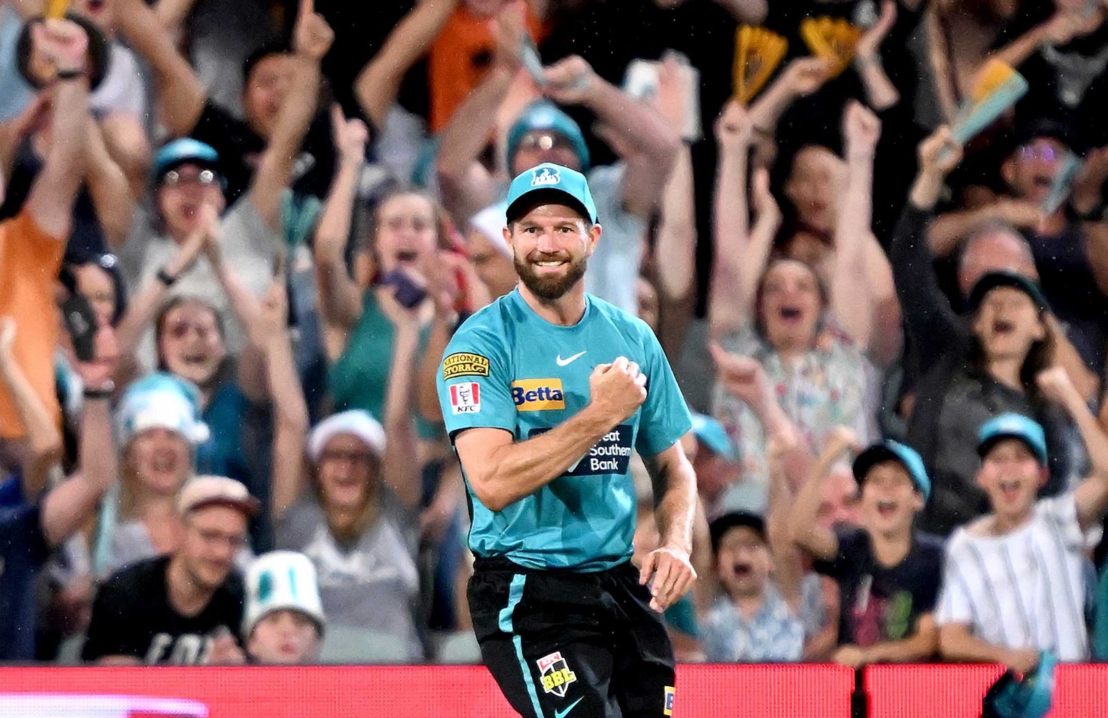 Out or not out? Silk vs Neser catch-out moment sparks debate