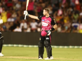 Steve Smith Scores First BBL Century, Powers Sixers to Victory