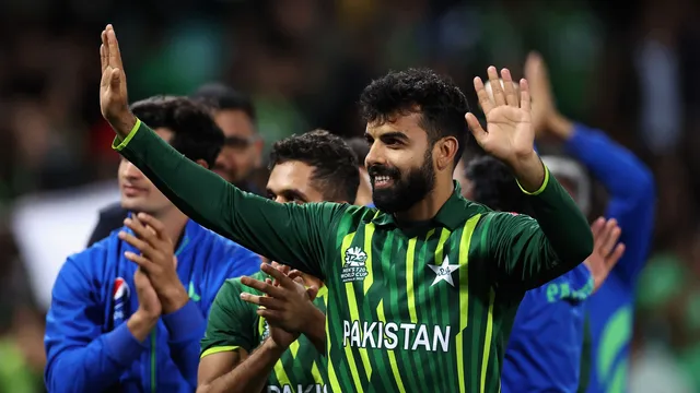 Former cricketers slam Shadab Khan's captaincy