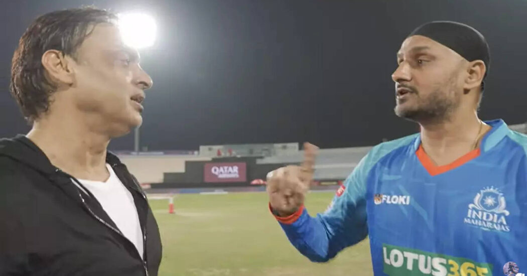 Shoaib Akhtar defends Babar Azam in conversation with Harbhajan Singh