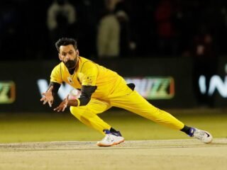 Mohammad Hafeez's record 6 wickets earned a win for Joburg Buffaloes