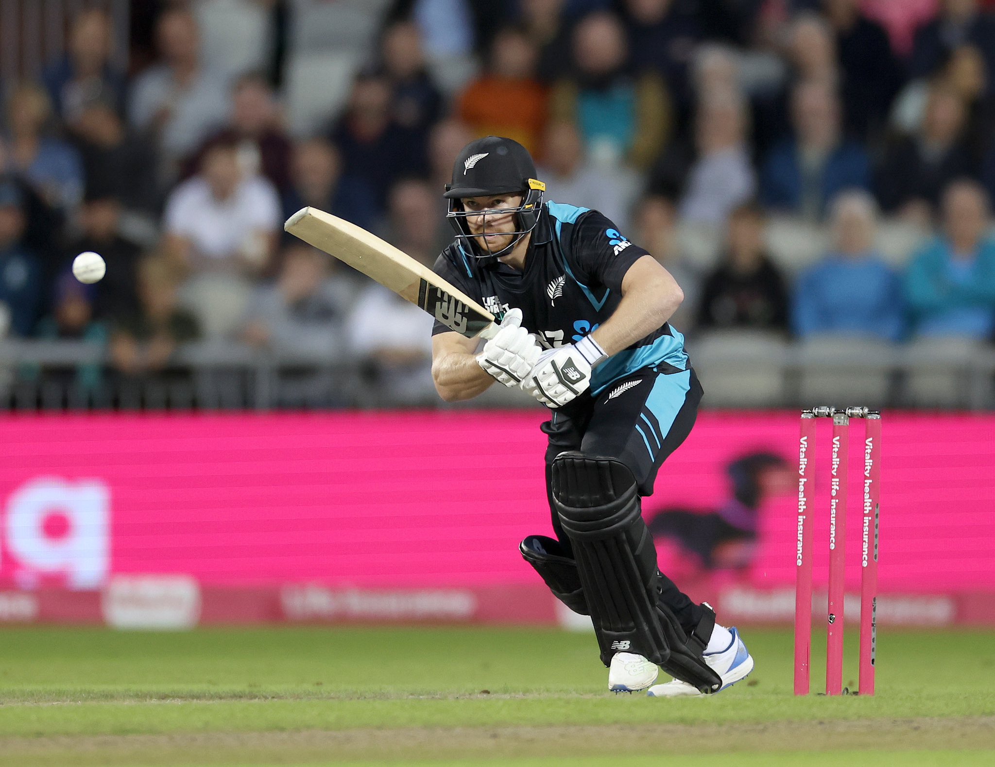 New Zealand level series with a comprehensive win over England in 4th T20I