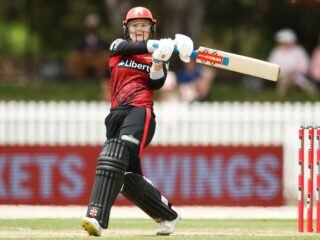 Talented batter Courtney Webb re-signs with Melbourne Renegades for two years