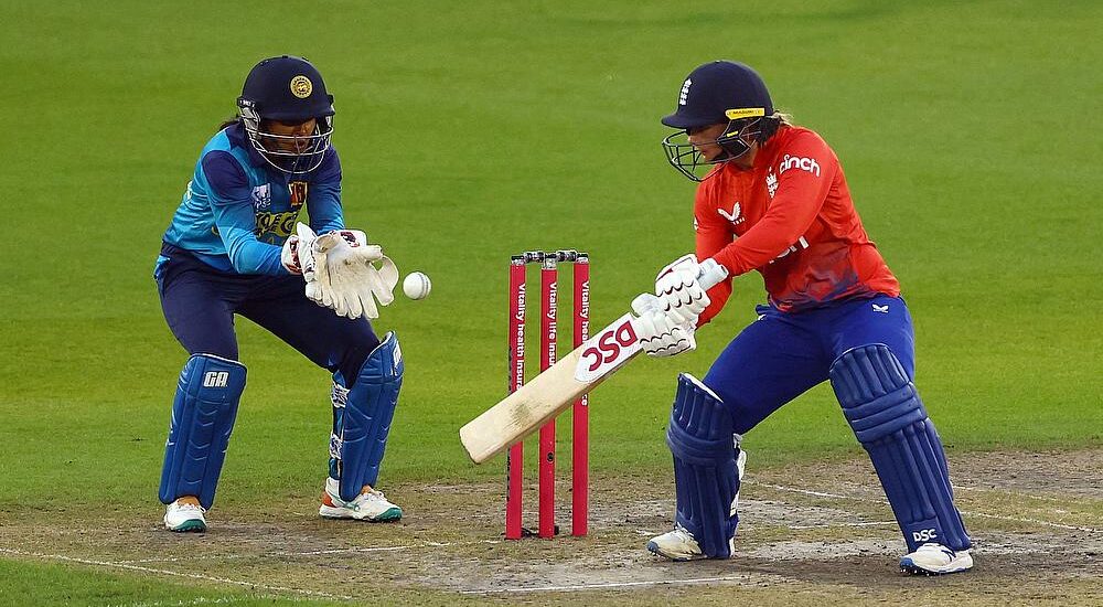 England Women defeated Sri Lanka Women by 12 runs (DLS) in the first T20I