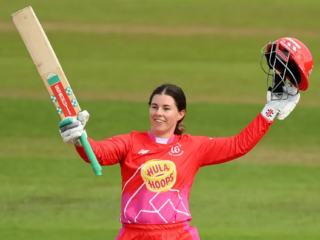 Tammy Beaumont Signs for Melbourne Renegades for WBBL|09