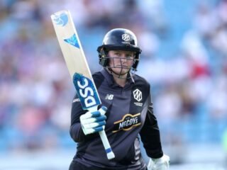 Lizelle Lee Joined Hobart Hurricanes for WBBL|09