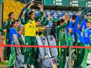 Pakistan start South Africa series with thrilling last-ball win