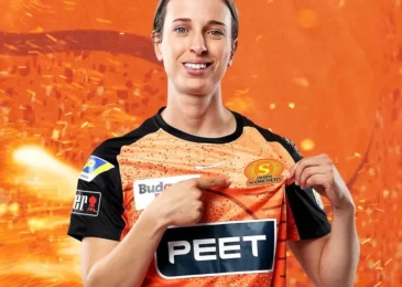 Chloe Piparo re-signs with Perth Scorchers for two more seasons