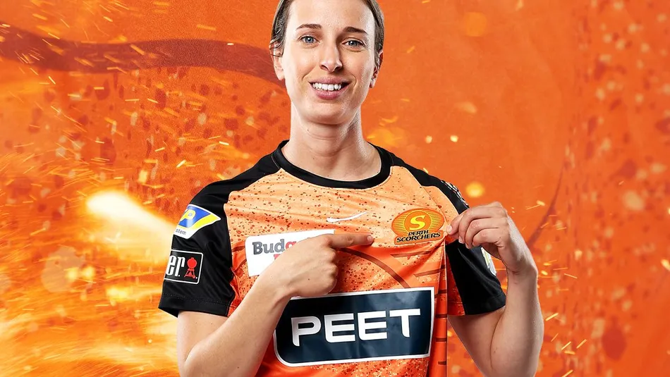 Chloe Piparo re-signs with Perth Scorchers for two more seasons