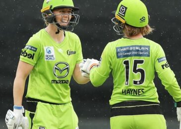 Heather Knight named Sydney Thunder captain for WBBL|09