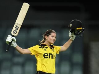 Maddy Darke signs on for two more seasons with Perth Scorchers