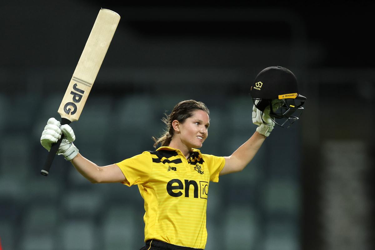 Maddy Darke signs on for two more seasons with Perth Scorchers