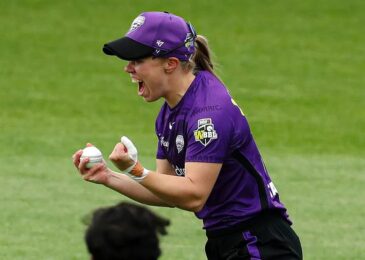 Naomi Stalenberg re-signs with Hobart Hurricanes for WBBL|09