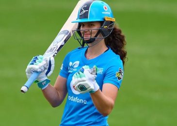 Laura Wolvaardt Returns to Adelaide Strikers for WBBL|10